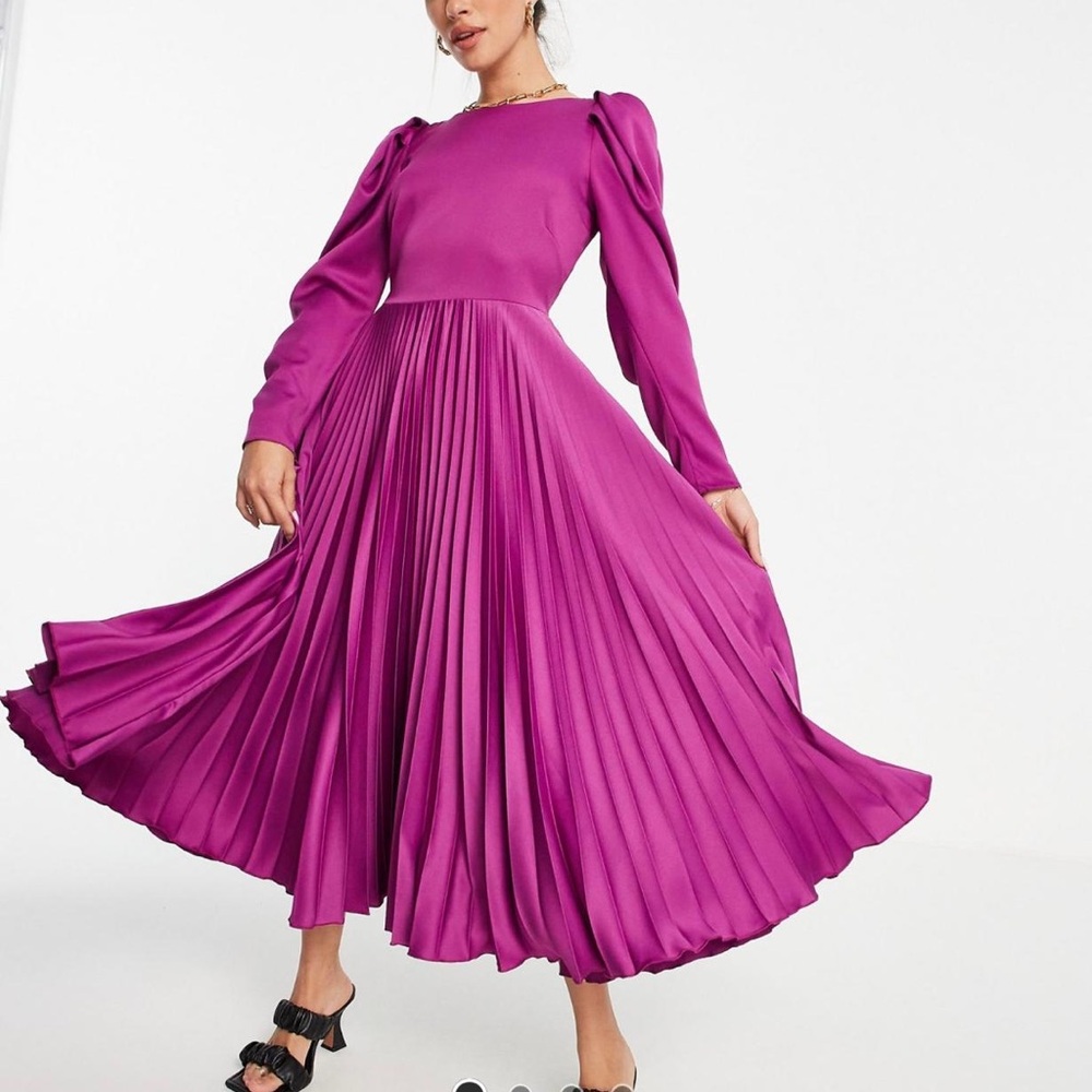 Puff Sleeve Pleated Midi Dress in Berry Color